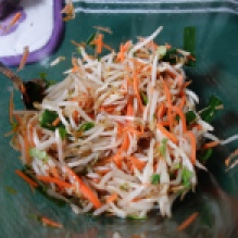 Waste-free bean sprout salad